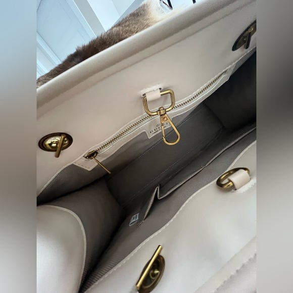 Off-White Quilted Tote with Gold Chain - Picture 9 of 10